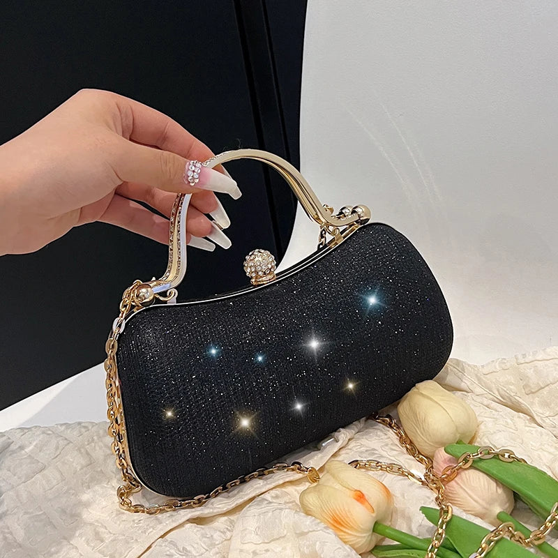 Evening party bags: This year, there is a trend for sophisticated and feminine women's bags. There are simple buttoned small bag